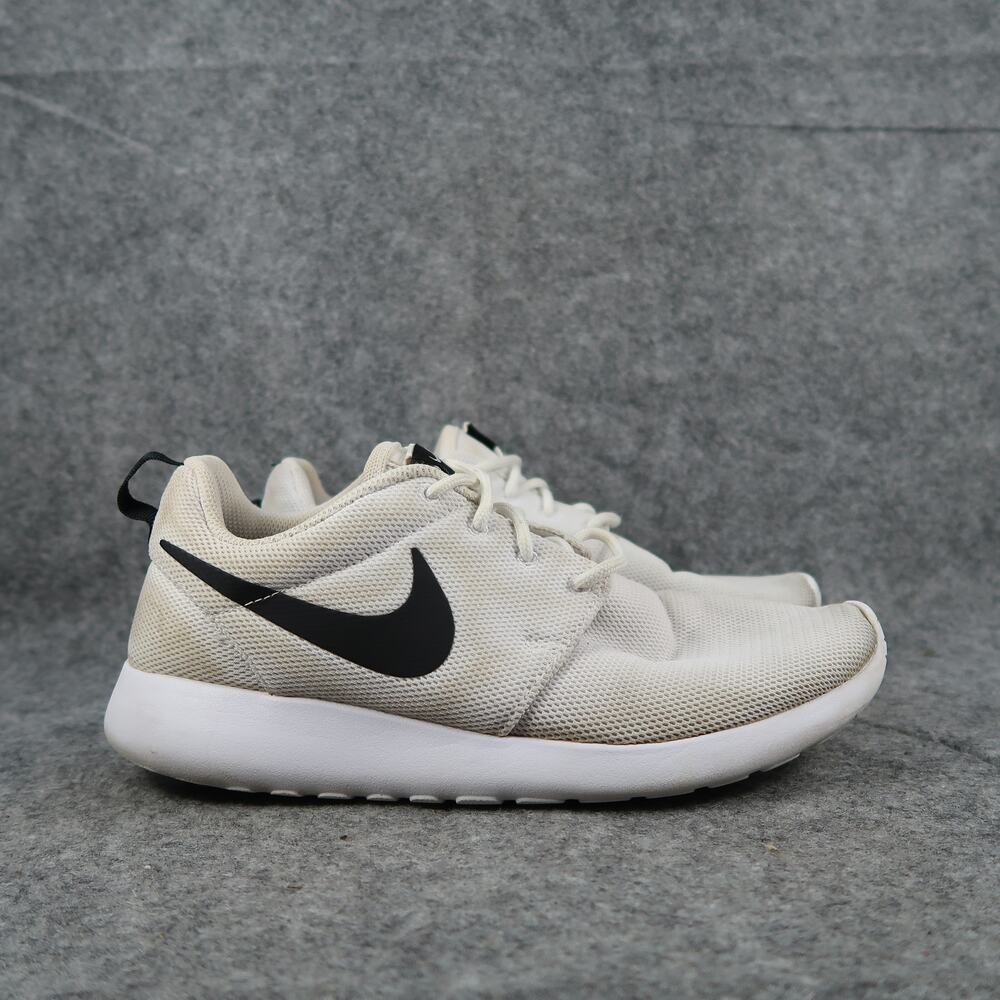 Nike Shoes Womens 7.5 Athletic Trainer Roshe One Sneakers Casual Lifestyle White